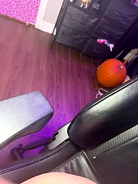 Snapshot of marleymaxwell chatting on 11/27/25, 05:20 marleymaxwell online show from 11/27/25, 05:20