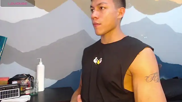 Snapshot of aalan_foxter chatting on 01/10/25, 01:10 aalan foxter online show from 01/10/25, 01:10