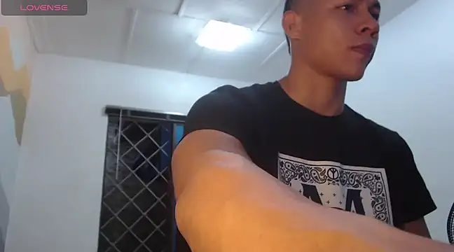 Snapshot of aalan_foxter chatting on 01/29/25, 03:01 aalan foxter online show from 01/29/25, 03:01