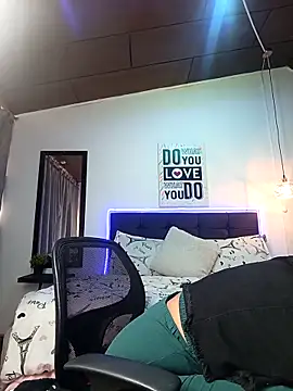 Dominik girl online show from 04/23/26, 07:16