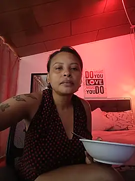 Snapshot of Dominik_girl chatting on 06/19/26, 07:17 Dominik girl online show from 06/19/26, 07:17
