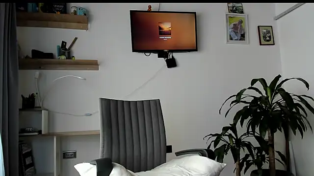 manucute 23  online show from 02/17/26, 03:29