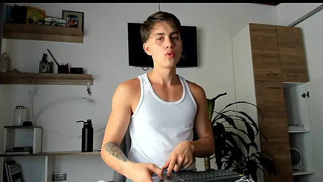 manucute 23  online show from 03/28/26, 03:33