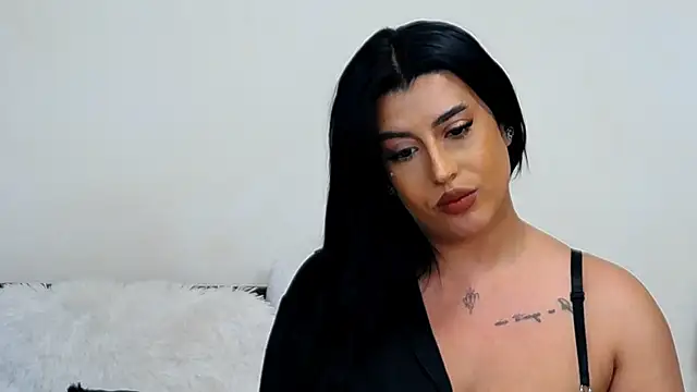 Snapshot of GiseleReine chatting on 02/03/25, 02:02 GiseleReine online show from 02/03/25, 02:02