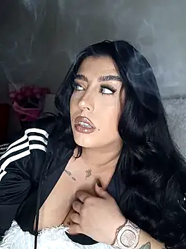 Snapshot of GiseleReine chatting on 03/08/25, 04:17 GiseleReine online show from 03/08/25, 04:17