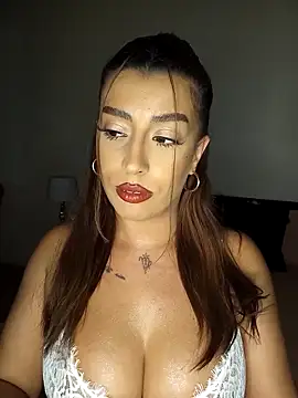 Snapshot of GiseleReine chatting on 09/09/25, 02:05 GiseleReine online show from 09/09/25, 02:05