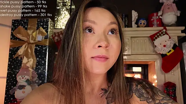 Snapshot of im_casey chatting on 12/22/24, 11:44 im casey online show from 12/22/24, 11:44