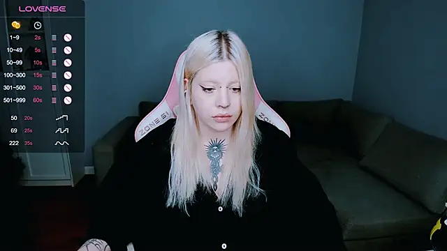   leslie   online show from 12/28/24, 07:33