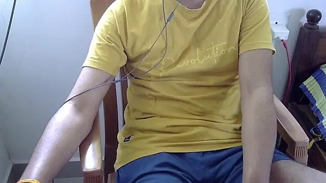 Snapshot of The_SHY_uncut chatting on 01/14/25, 05:51 The SHY uncut online show from 01/14/25, 05:51