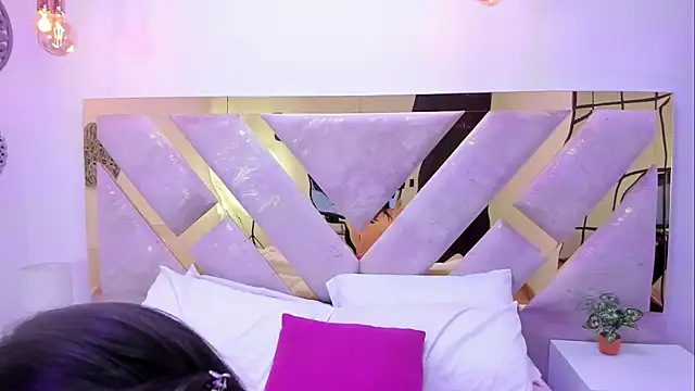 Oriana Guzman online show from 01/06/25, 01:30