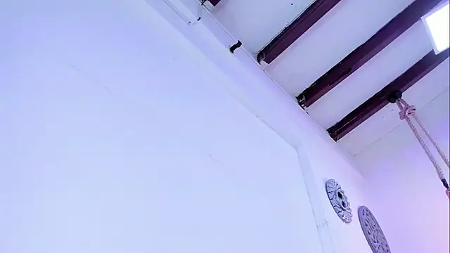 Oriana Guzman online show from 01/07/25, 11:37