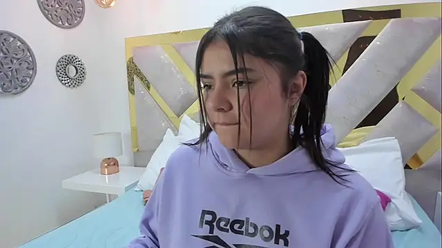 Oriana Guzman online show from 01/07/25, 05:42