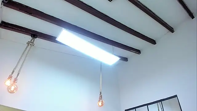 Oriana Guzman online show from 01/11/25, 03:42