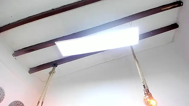 Oriana Guzman online show from 02/12/25, 12:44