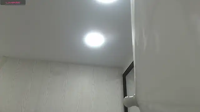 Oriana Guzman online show from 02/28/25, 11:03