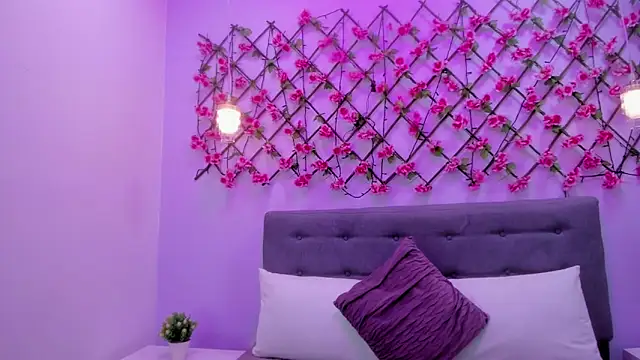 Oriana Guzman online show from 03/06/25, 12:30