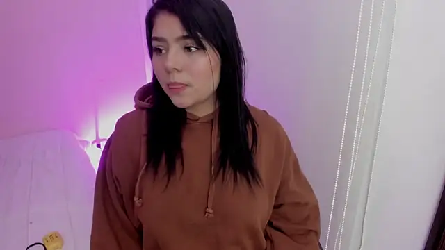 Oriana Guzman online show from 04/21/26, 04:41