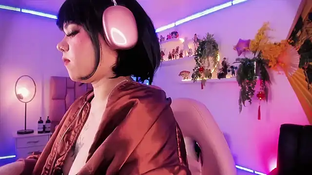 albaismynameX online show from 02/22/25, 03:14