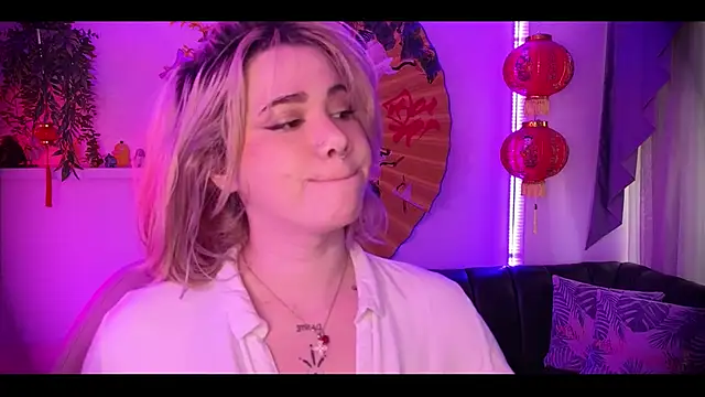 albaismynameX online show from 02/28/26, 12:06