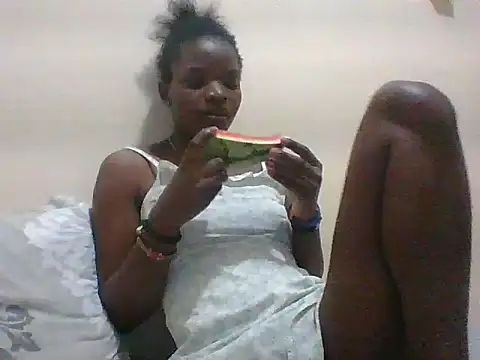 hotgal1112 online show from 09/17/25, 07:48