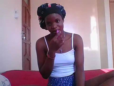 hotgal1112 online show from 10/01/25, 12:33