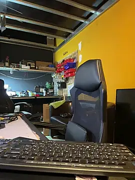 Zsombo21cm online show from 04/25/26, 10:40