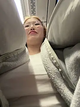 Aiko Yumi online show from 02/06/26, 02:42