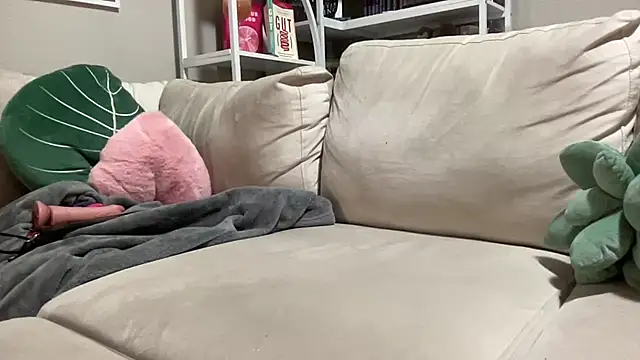 NatalieKneals online show from 12/31/24, 07:20