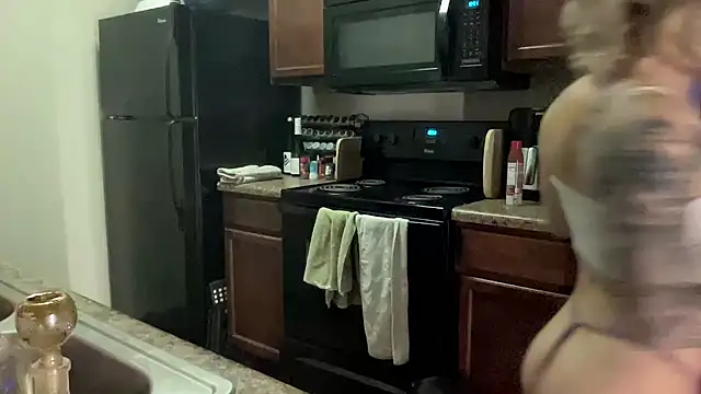 NatalieKneals online show from 02/11/25, 07:02