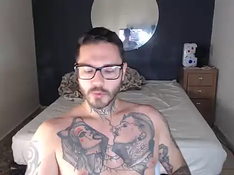 clark r online show from 11/11/25, 04:51