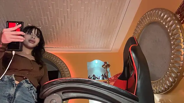 Snapshot of ORLA86 chatting on 01/14/25, 12:35 ORLA86 online show from 01/14/25, 12:35