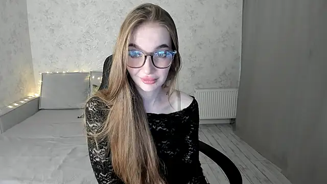 LissaCain online show from 11/12/25, 04:46