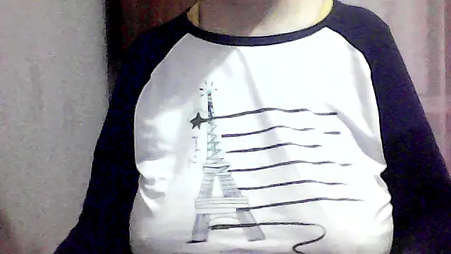 Snapshot of AnaXBerry chatting on 10/16/25, 06:42 AnaXBerry online show from 10/16/25, 06:42