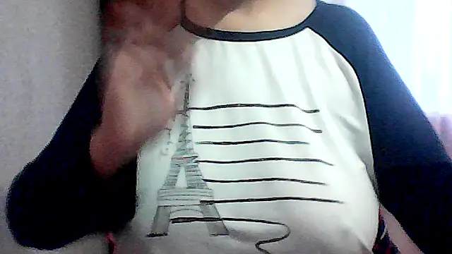 Snapshot of AnaXBerry chatting on 10/21/25, 06:14 AnaXBerry online show from 10/21/25, 06:14