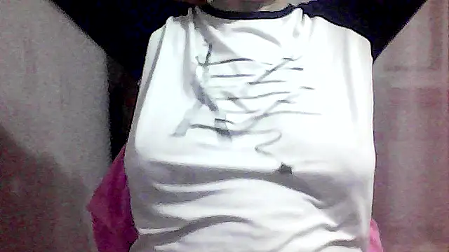 Snapshot of AnaXBerry chatting on 10/27/25, 06:56 AnaXBerry online show from 10/27/25, 06:56