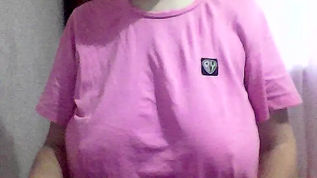 Snapshot of AnaXBerry chatting on 11/12/25, 06:58 AnaXBerry online show from 11/12/25, 06:58