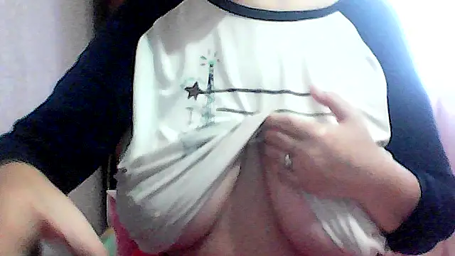 Snapshot of AnaXBerry chatting on 11/14/25, 06:56 AnaXBerry online show from 11/14/25, 06:56