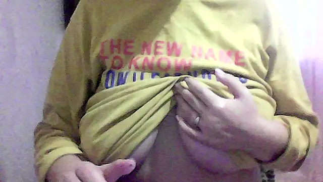 Snapshot of AnaXBerry chatting on 11/30/25, 06:50 AnaXBerry online show from 11/30/25, 06:50