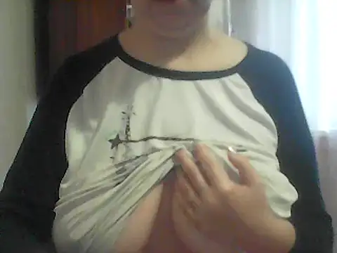 Snapshot of AnaXBerry chatting on 12/15/25, 07:01 AnaXBerry online show from 12/15/25, 07:01