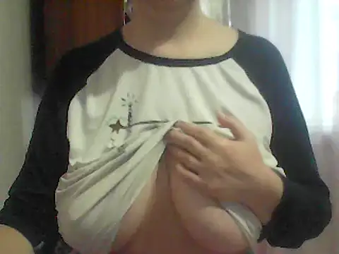 Snapshot of AnaXBerry chatting on 12/21/25, 07:26 AnaXBerry online show from 12/21/25, 07:26