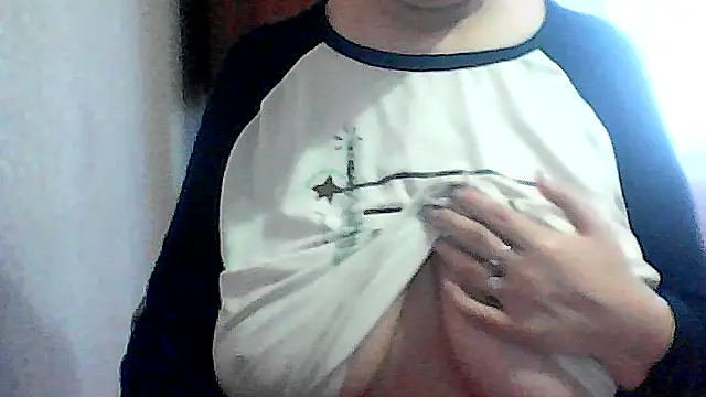 Snapshot of AnaXBerry chatting on 01/16/26, 06:28 AnaXBerry online show from 01/16/26, 06:28