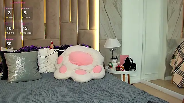 Gabriella Wils online show from 12/17/24, 08:56