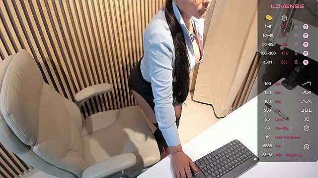 lulu 072 online show from 02/23/25, 11:14