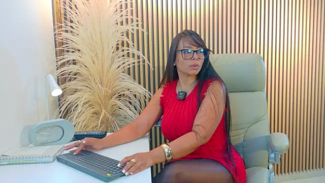 lulu 072 online show from 01/17/26, 12:15