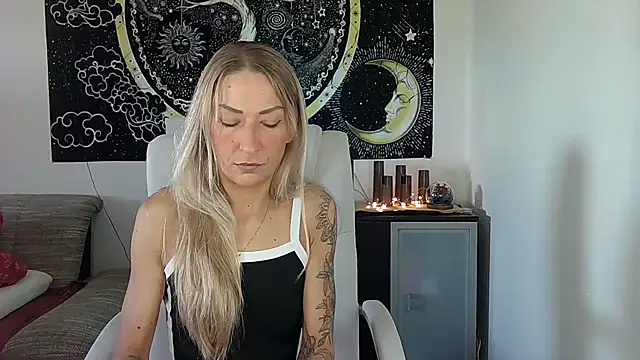 SexxyLiviaa online show from 09/24/25, 05:55