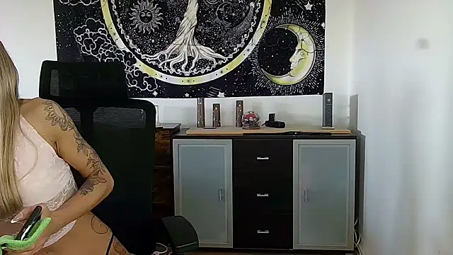 SexxyLiviaa online show from 04/23/26, 11:20