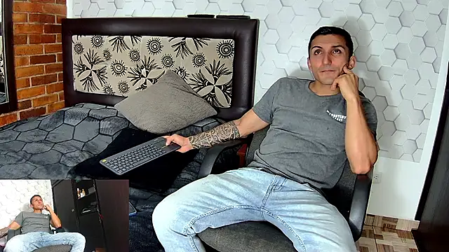 Snapshot of Marck_Muscle chatting on 12/02/24, 02:31 Marck Muscle online show from 12/02/24, 02:31