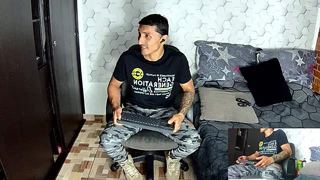 Snapshot of Marck_Muscle chatting on 12/11/24, 02:41 Marck Muscle online show from 12/11/24, 02:41