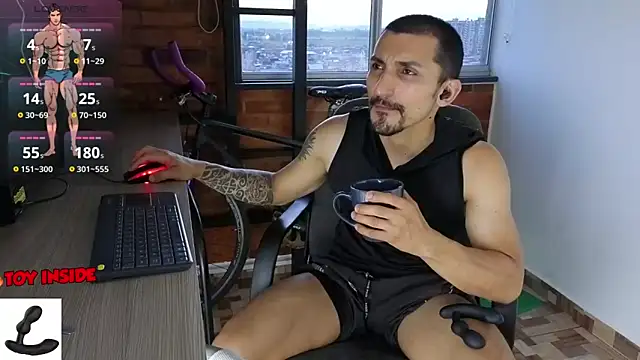 Snapshot of Marck_Muscle chatting on 09/24/25, 10:57 Marck Muscle online show from 09/24/25, 10:57