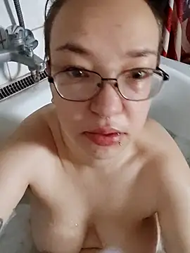 Snapshot of Isabella_Geney chatting on 11/10/25, 12:37 Isabella Geney online show from 11/10/25, 12:37